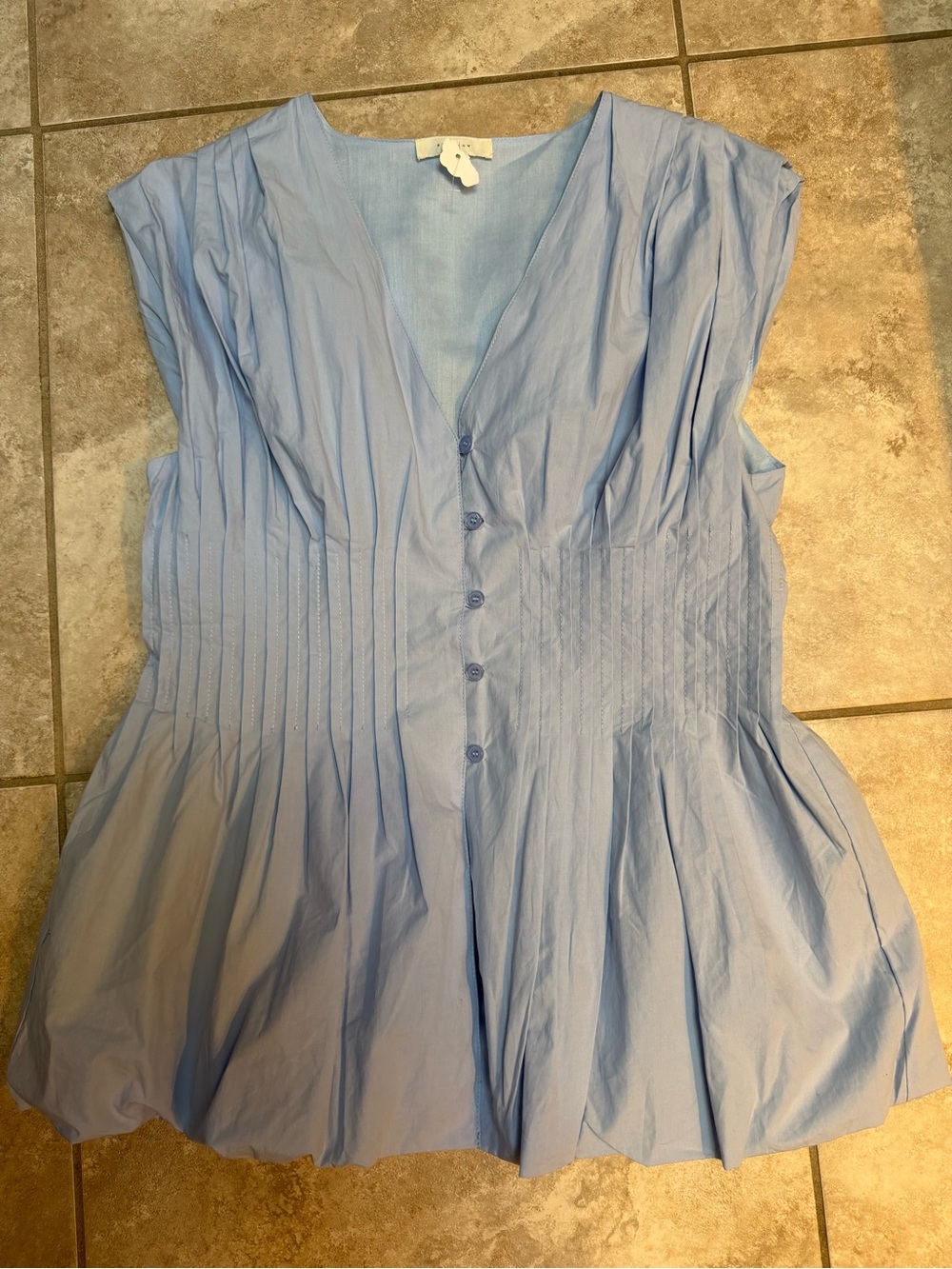 All:Row Sleeveless Light Blue V-Neck Button-Front Blouse with Pintuck Waist